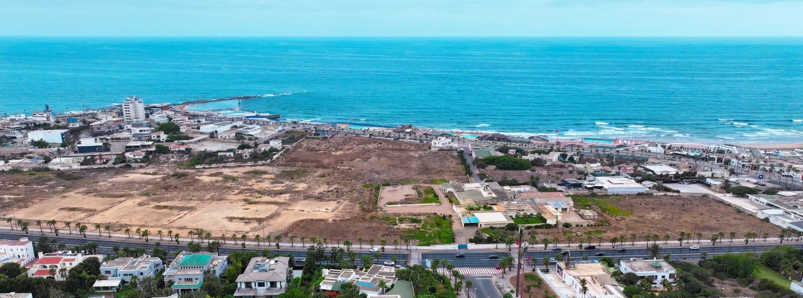 La Corniche — land context 1