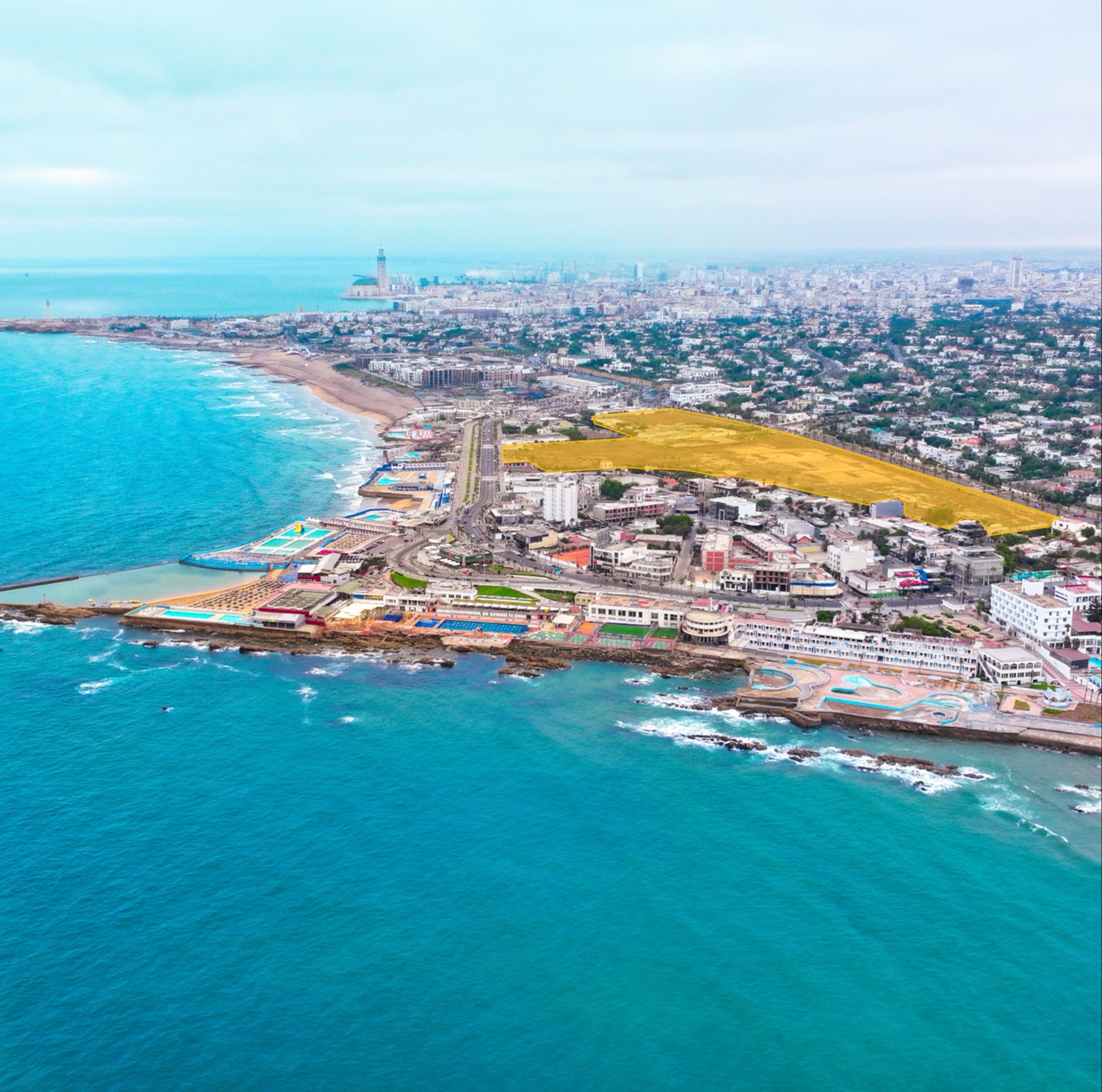 La Corniche — land overview